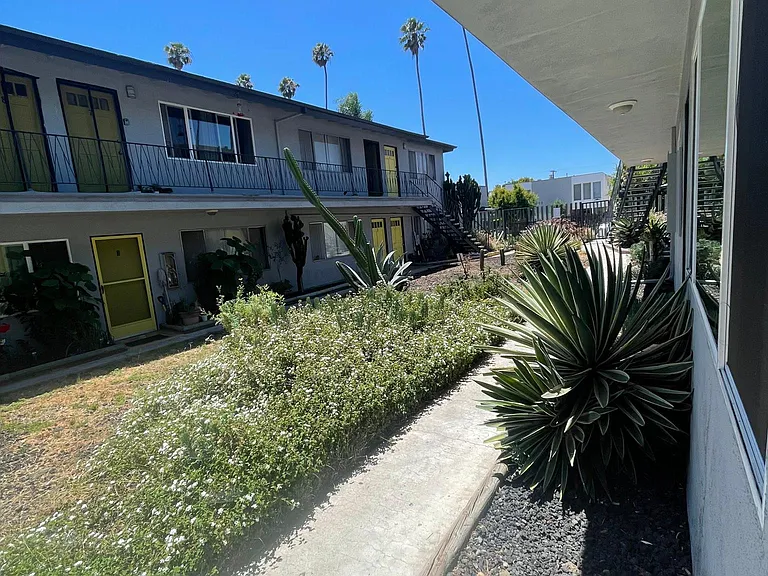 1516 Corinth Ave #4 — Photo 3