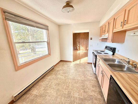 4th image of 345 Weaver St #B