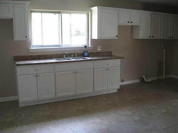 3rd image of 7740 Jocelyn Dr