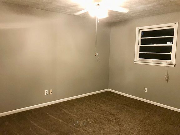 3rd image of 2209 Park Ln