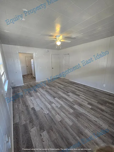 815 E Clark St Photo 1