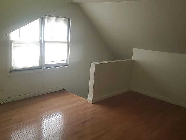 15736 Biltmore St — Photo 2