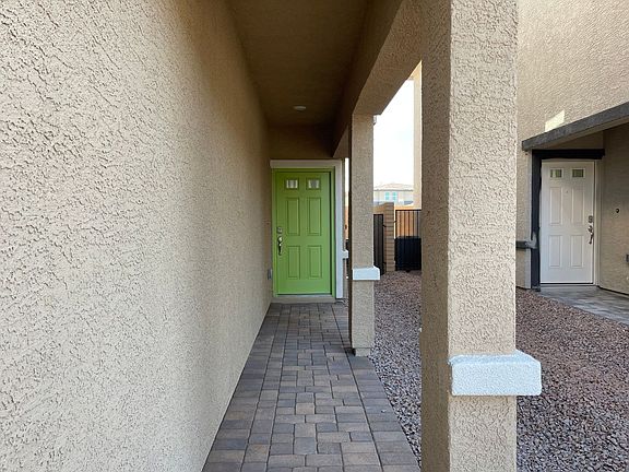 4th image of 405 Larksong Ave
