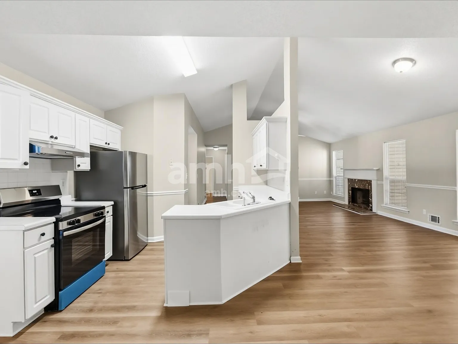 3 bed, 2.0 bath, 1450 sqft, $1,925 — Photo 4