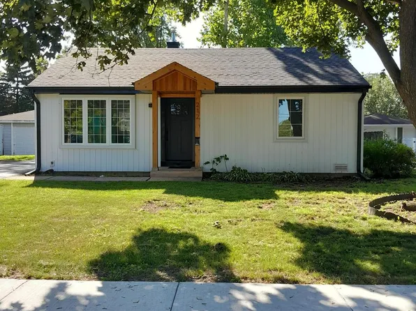 212 N Louis St, Mount Prospect, IL 60056