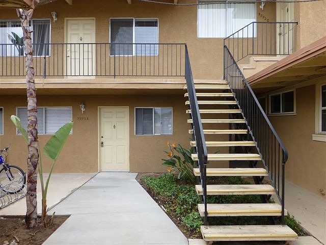1st image of 3982 Ingraham St APT A