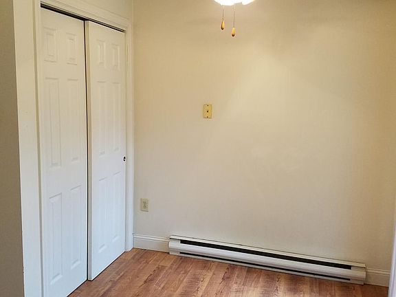 Eat-in part of the kitchen