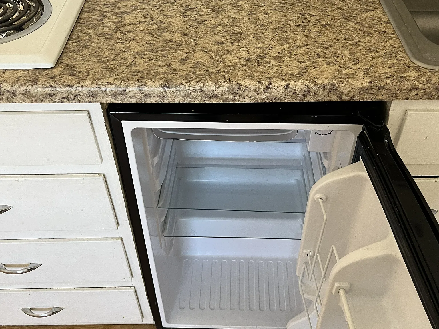1 bedroom apartments and Studio apartments available ! — Photo 4