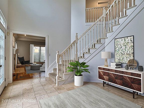 3rd image of 7032 Beech Hollow Dr