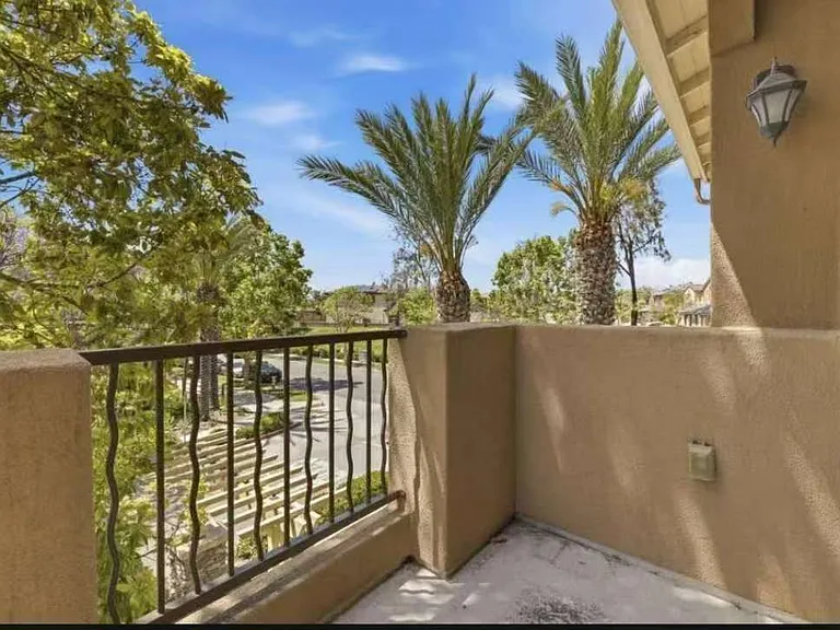 1884 Aquamarine Ct #6 — Photo 8