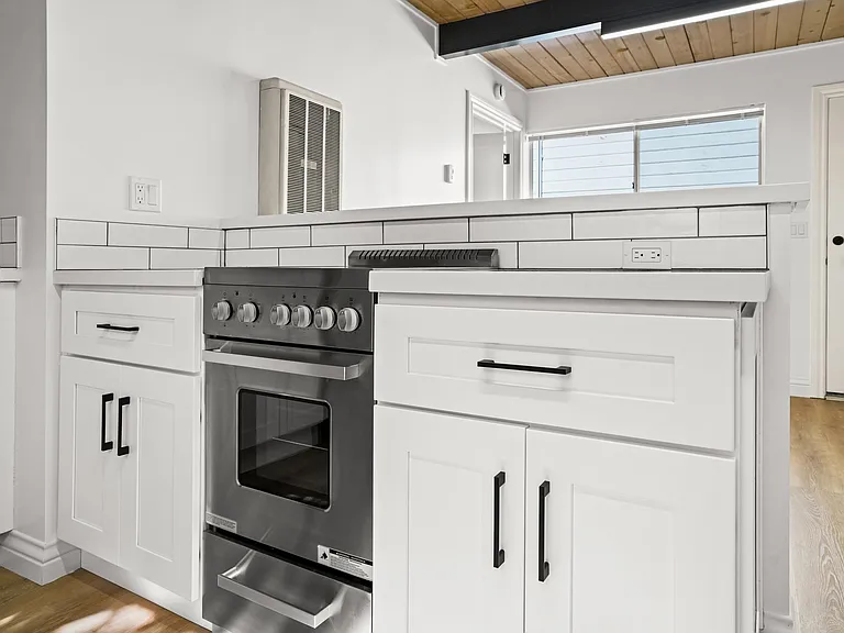 2030 Cedar St #6 — Photo 10