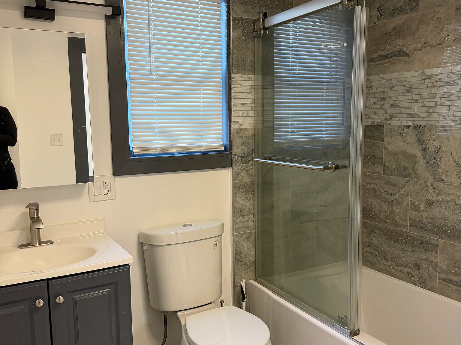 2 bed, 1200 sqft, $1,500 — Photo 4