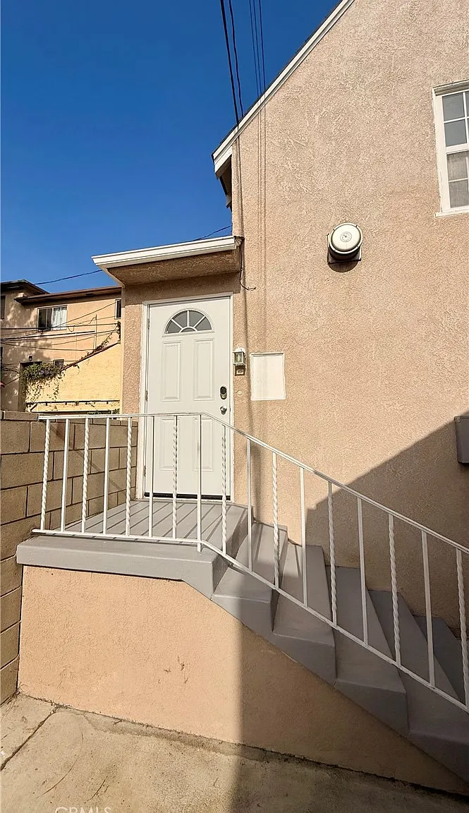 1 bed, 800 sqft, $3,200 — Photo 3