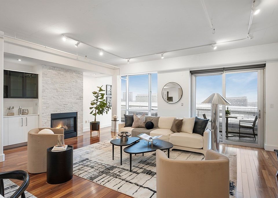 1st image of 25 Channel Center St #Penthouse 2-201