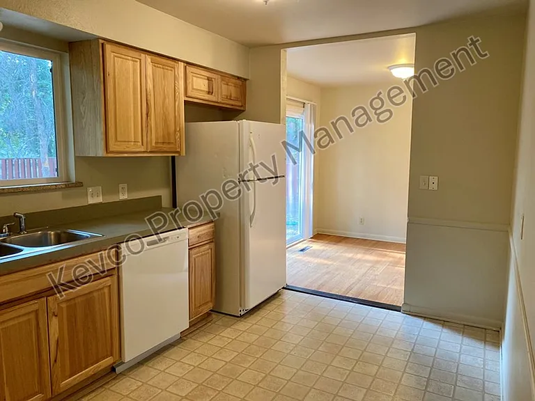 1313 Fairview Dr — Photo 7
