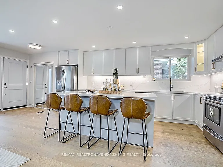 47 Sherwood Forest Dr #MAIN — Photo 10