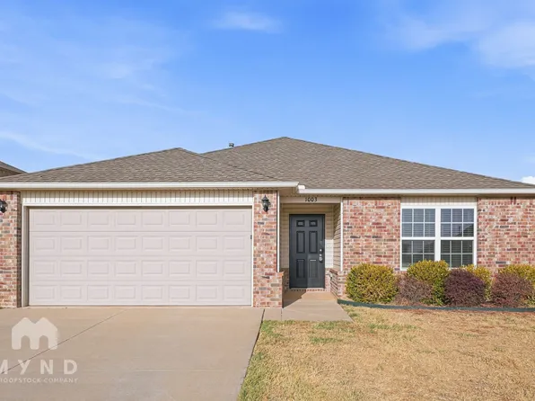 1003 N Donald Way, Mustang, OK 73064