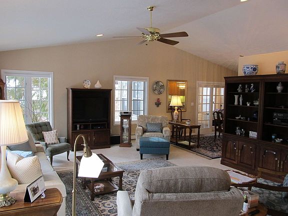 5th image of 1010 Mountain Park Dr