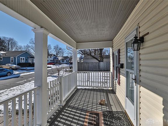 4th image of 120 Laurel St