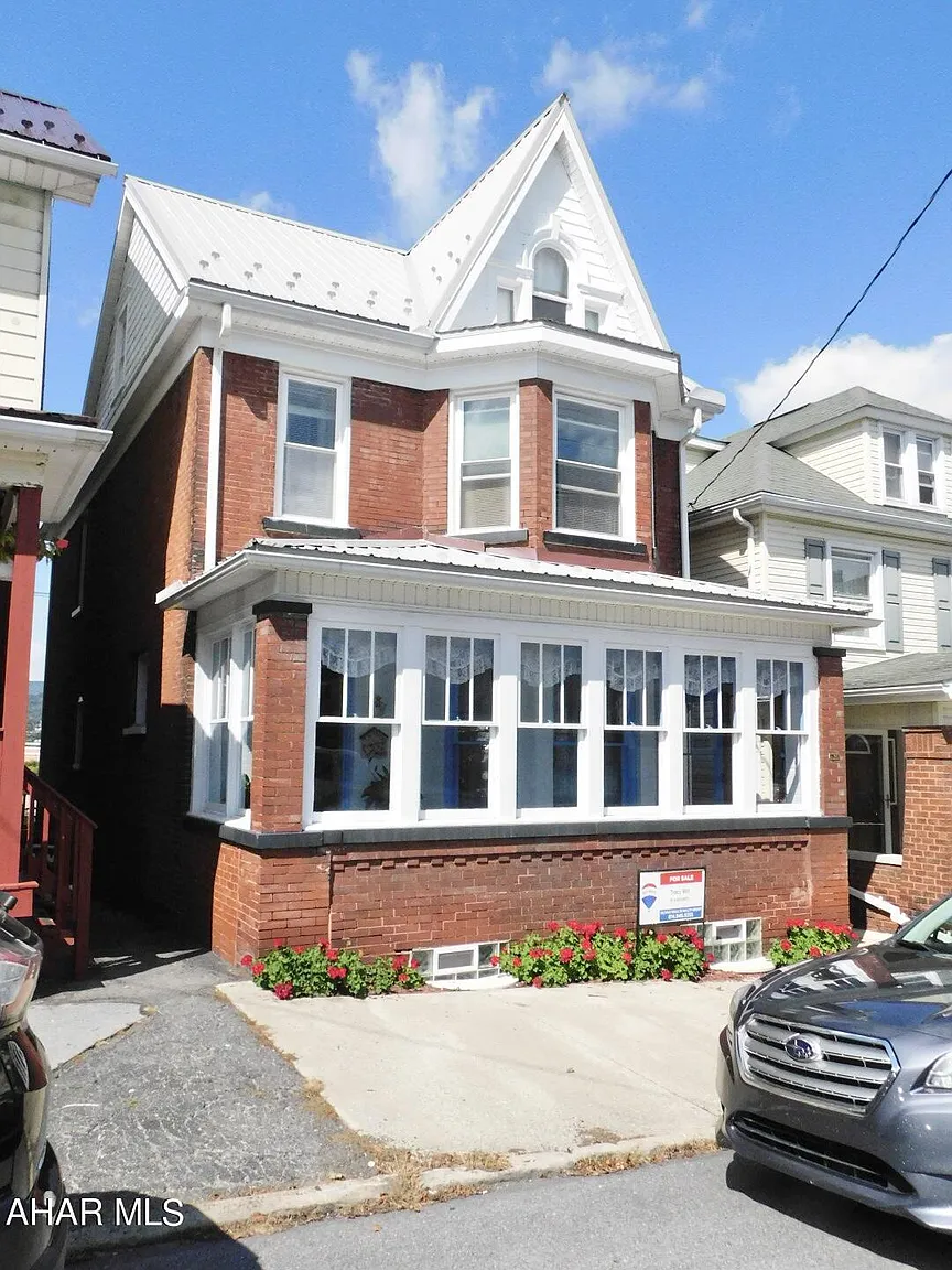 1508 3rd Ave photo 1
