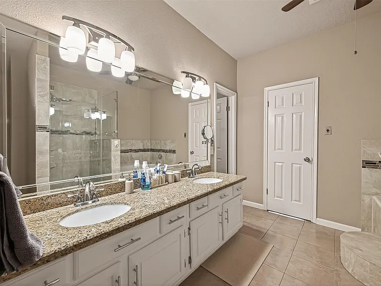 12110 Essenbruk Dr — Photo 34