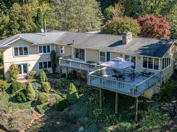 12216 Moss Hollow Rd, Markham, VA 22643