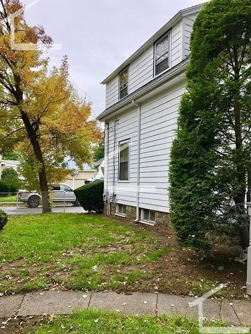Single family in Newton — Photo 3