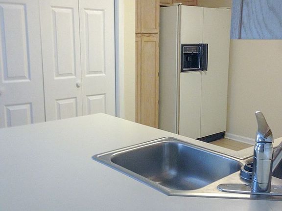 3rd image of 1383 Southern Gardens Dr