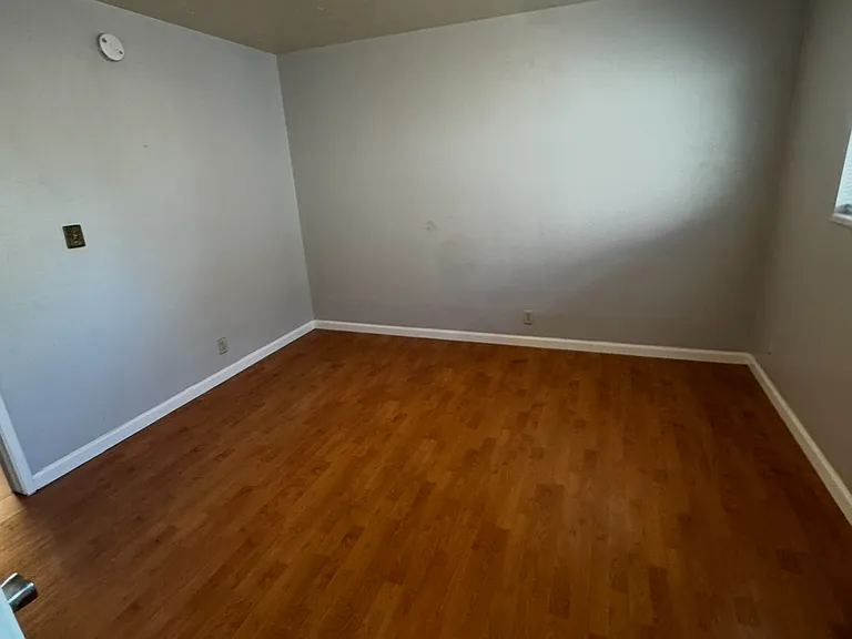 508 S School St #AG — Photo 4
