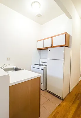 Rented by City Connections Realty | media 11