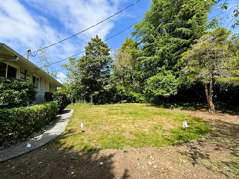 7605 Sunset Cir W — Photo 25