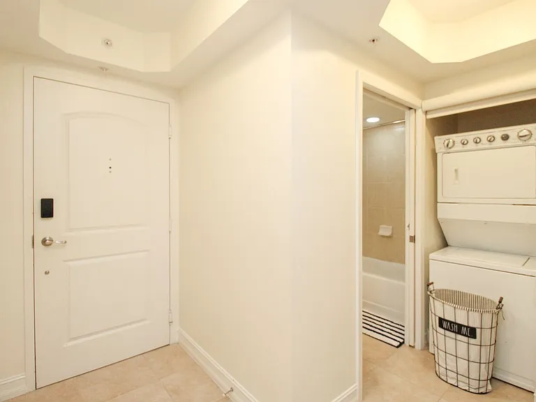 1100 Pine Ridge Rd #B-301 — Photo 5