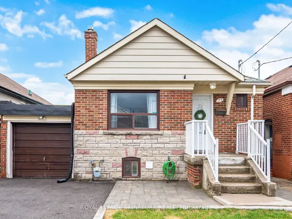 77 Ypres Rd, Toronto, ON M6M 1P2