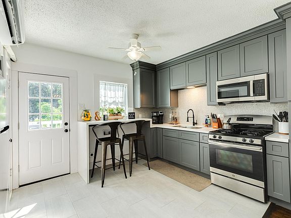 3rd image of 4417 Avenue R