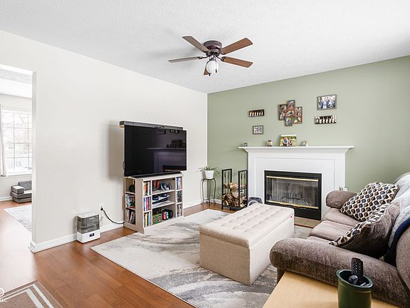 4th image of 2245 Walnut Ridge Ln