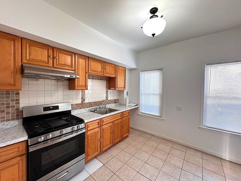 1st image of 11 Fairmont Pl #1
