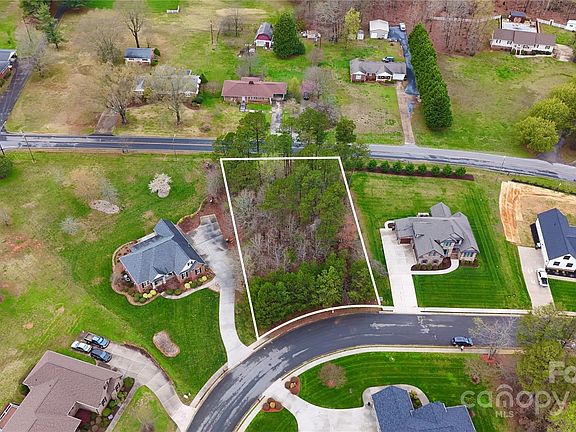 4th image of 105 Stoney Ln