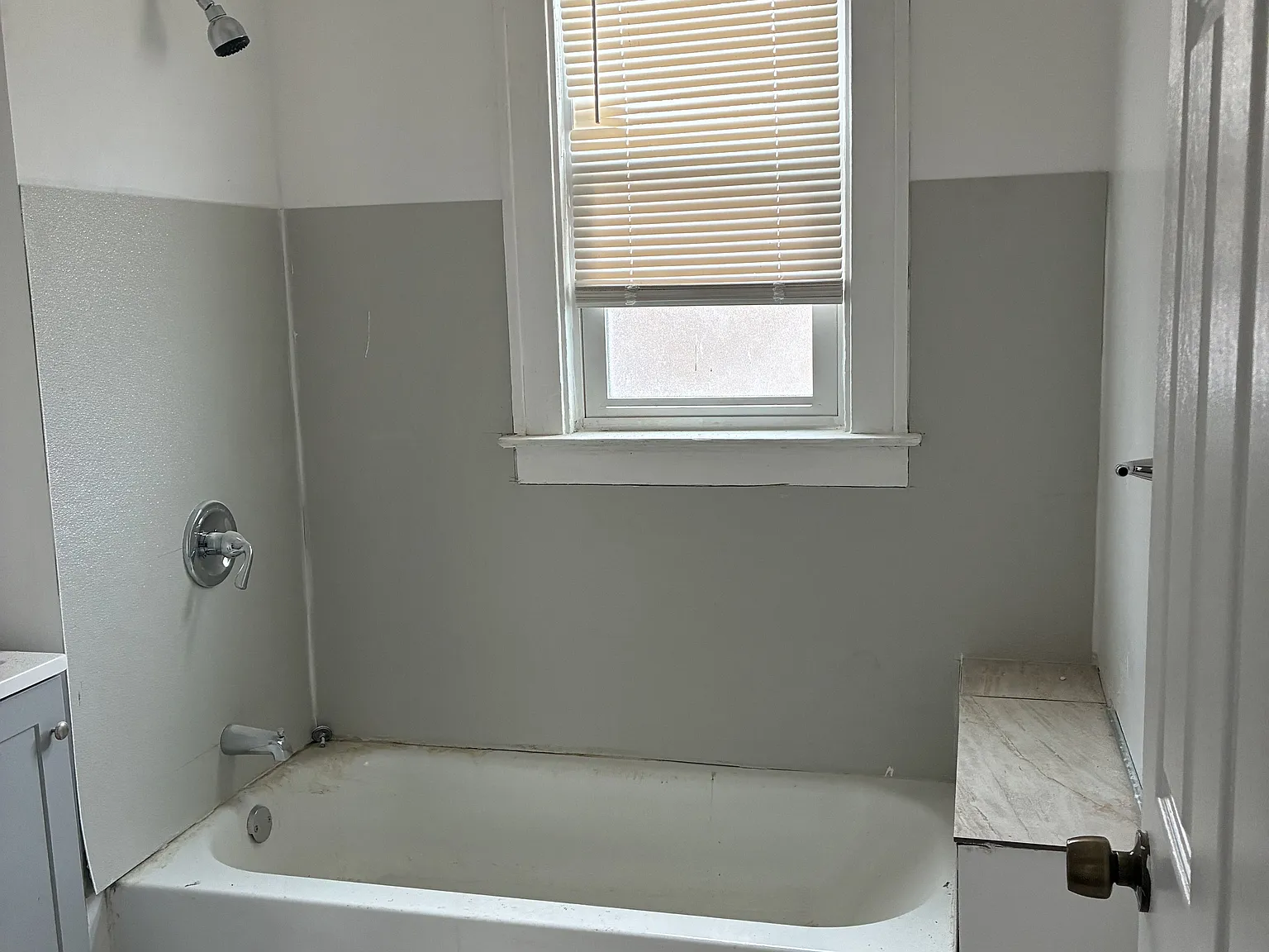 5 bed, 2026 sqft, $1,300 — Photo 4