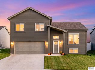 10913 Craig St, Omaha, NE 68142