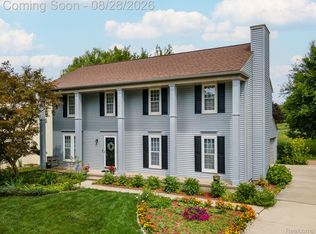 1952 Cedaredge Rd, Rochester Hills, MI 48306