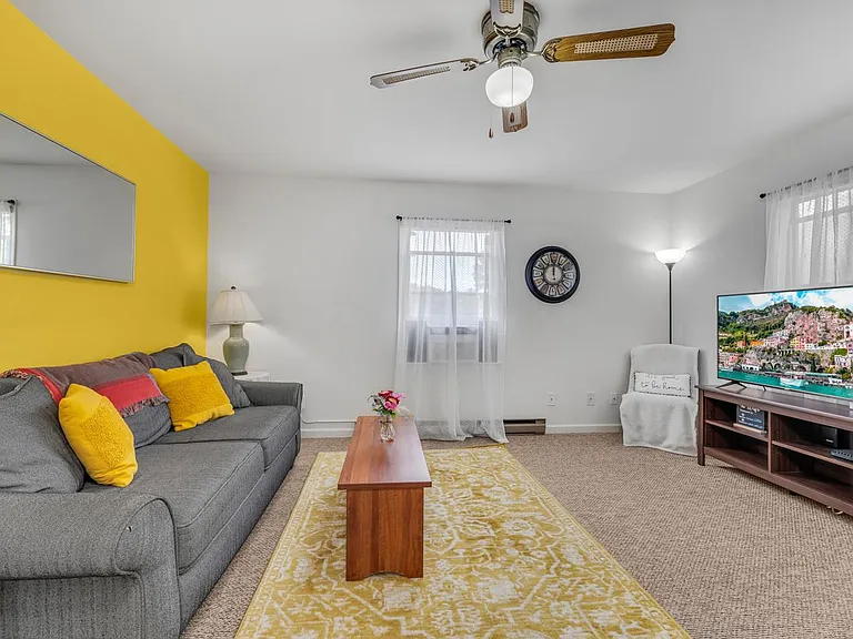 19 Limox Ln #B — Photo 15