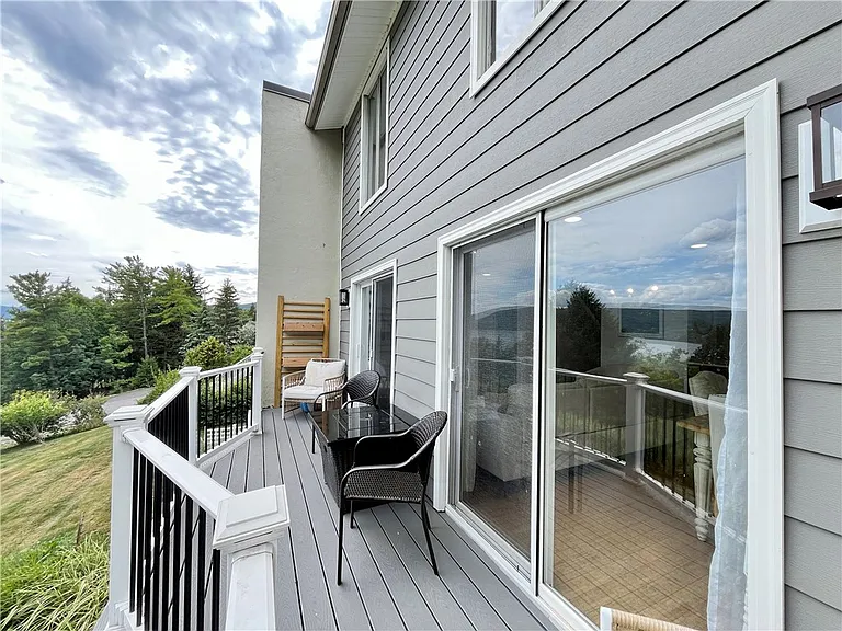 9 Harbour Ln — Photo 34