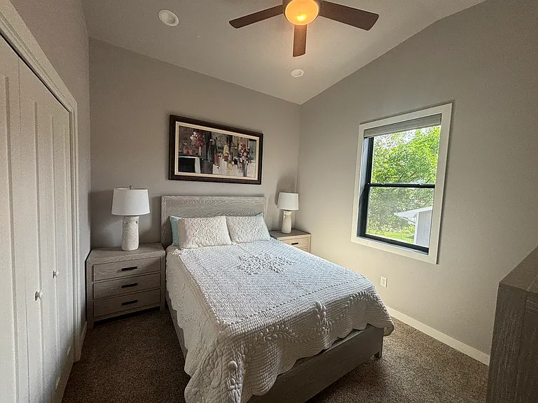 queen 2nd bedroom