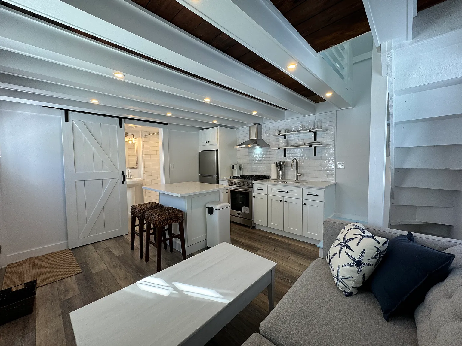 248 E Main St — Photo 1