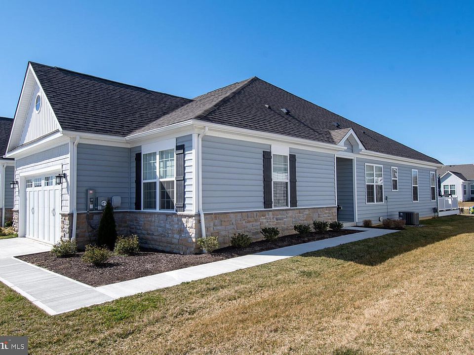 1st image of 142 Topside Dr #200