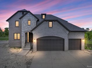 45022 Twin Rivers Dr, Macomb, MI 48044