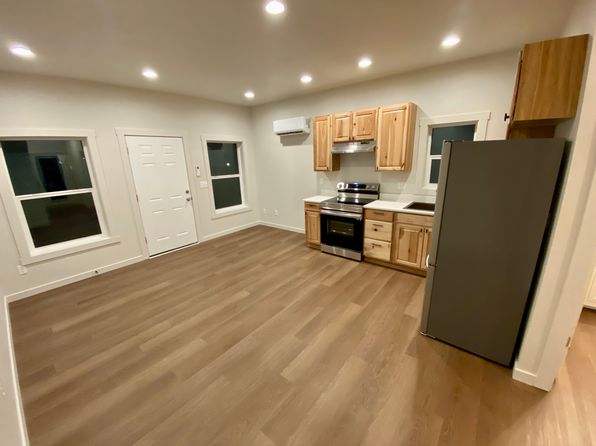 529 SE Lilly Ave #5