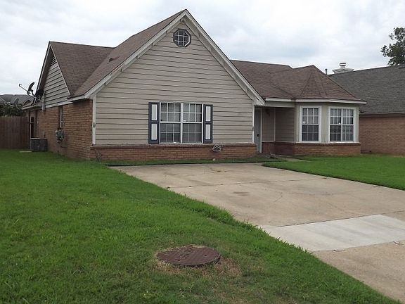 4th image of 7049 Foxhall Dr