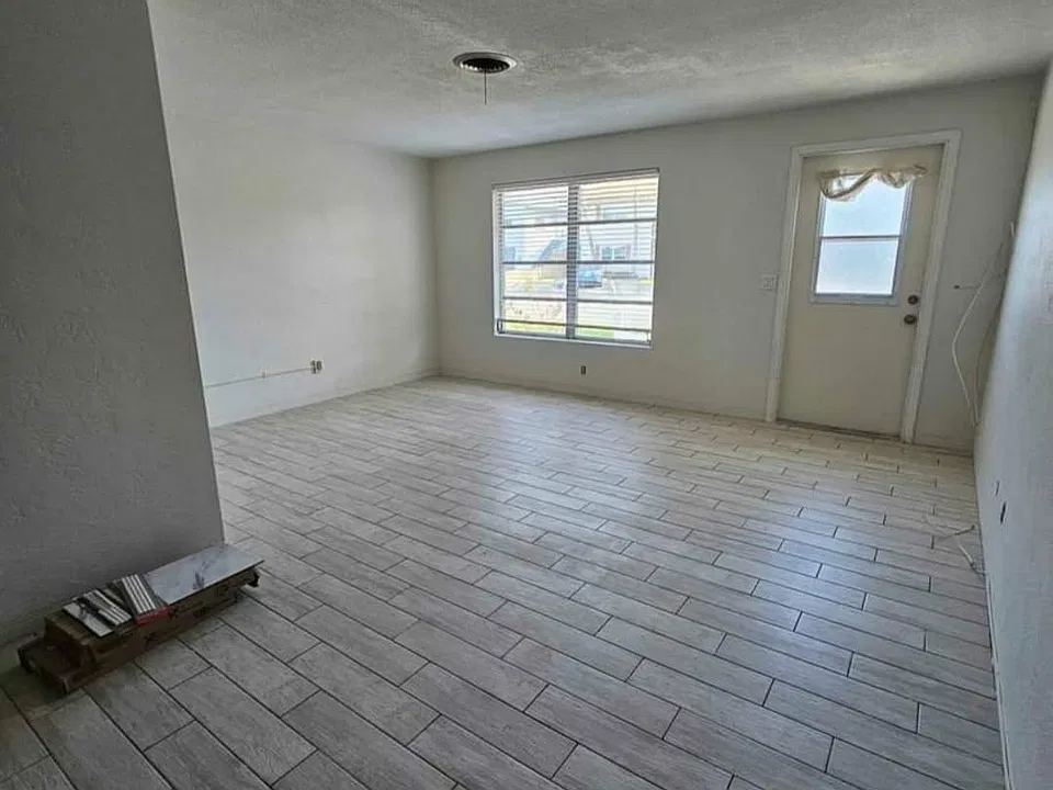 405 Auburn Dr #2