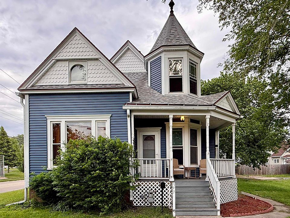 1st image of 597 Maple Ave